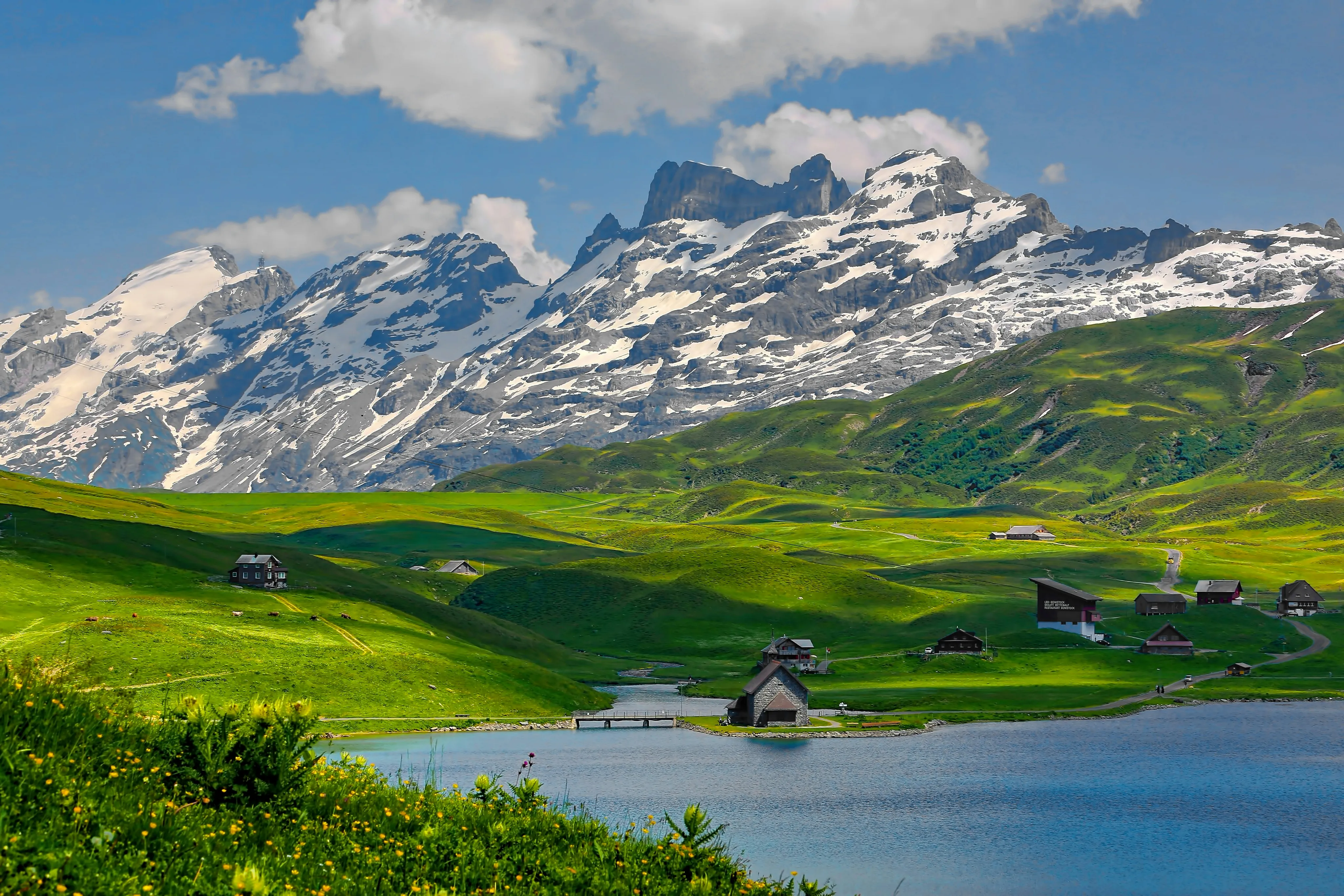 Glimpse of Switzerland - Swiss Alps & Lakes Tour