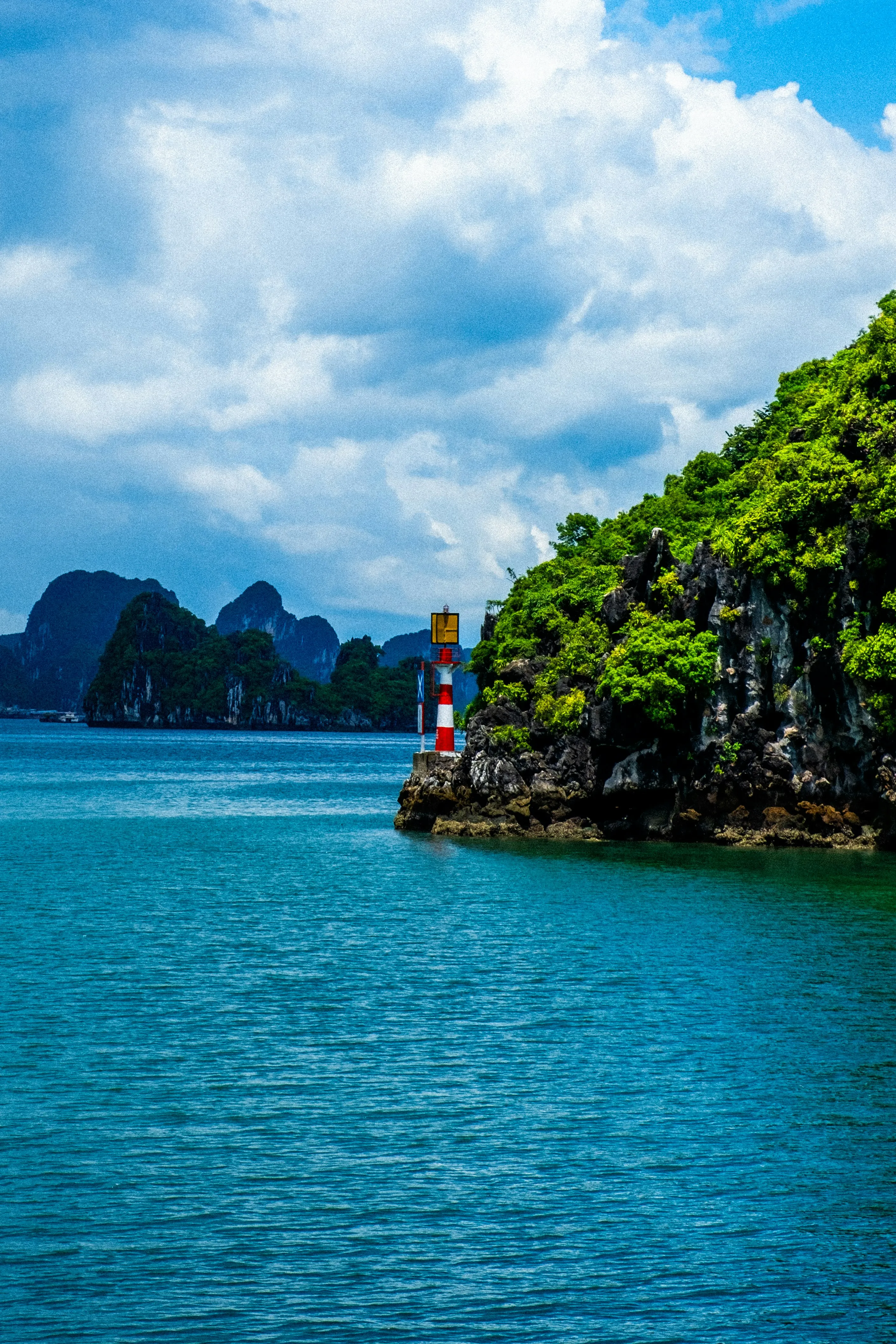 Premium vietnam holiday packages with Halong Cruise