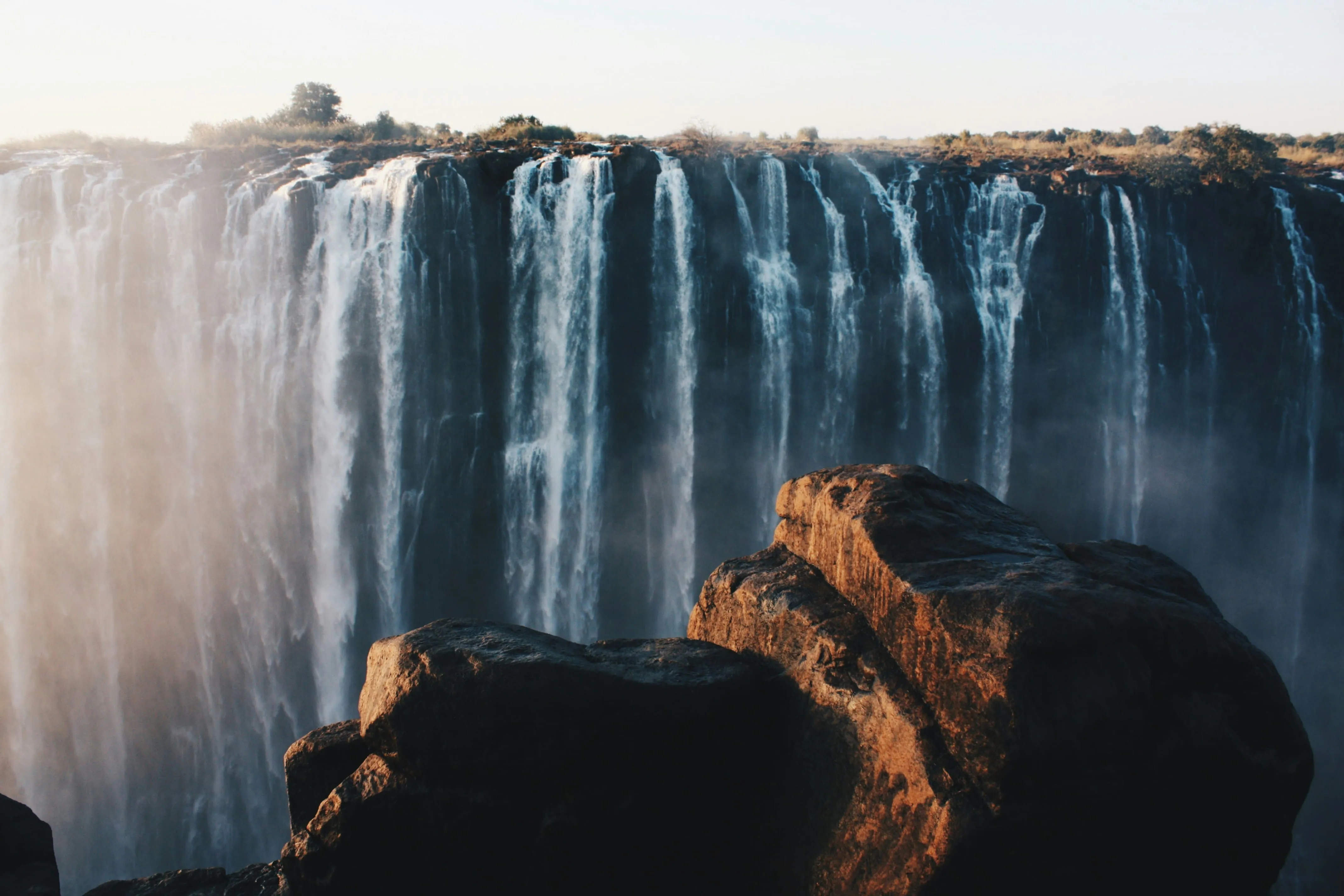Zimbabwe Tour Package – Victoria Falls & Wildlife Escape